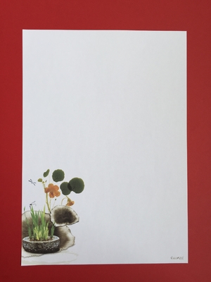 Carta bianca della cancelleria della carta intestata di colore A4 con progettazione conservata in vaso di arte